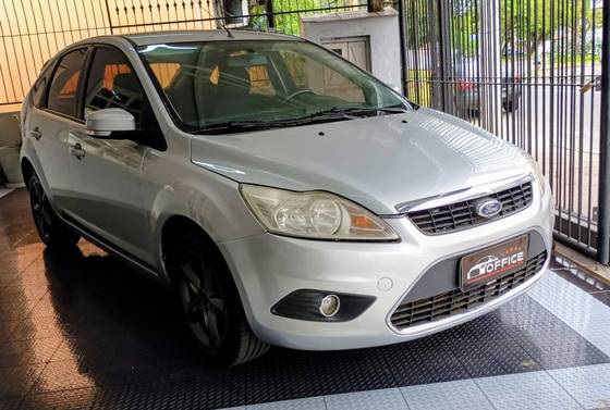 FORD FOCUS 2.0 GLX 16V FLEX 4P MANUAL